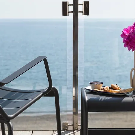 Les Elmes - Hotel, & Privee Отель 4*