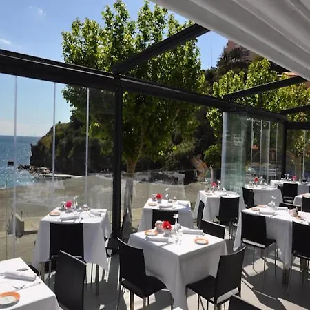 Les Elmes - Hotel, & Privee Отель 4*