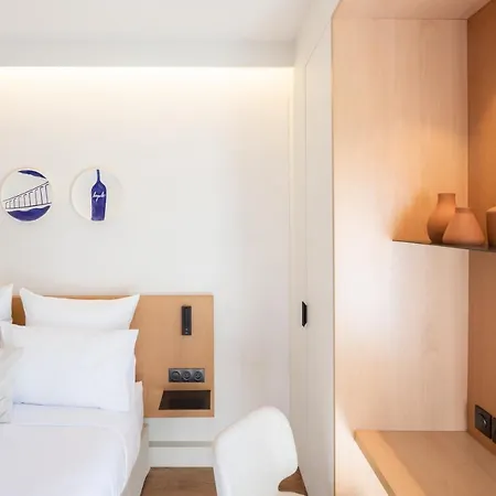 Les Elmes - Hotel, & Privee