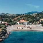 Hotel Les Elmes - & 4*
