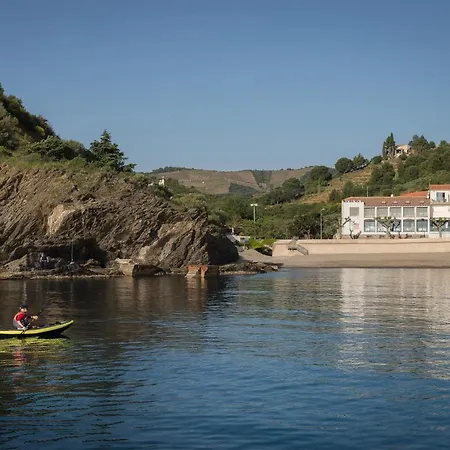 Hotell Les Elmes - & 4*