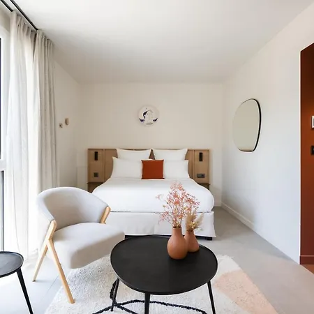 Hotel Les Elmes - &