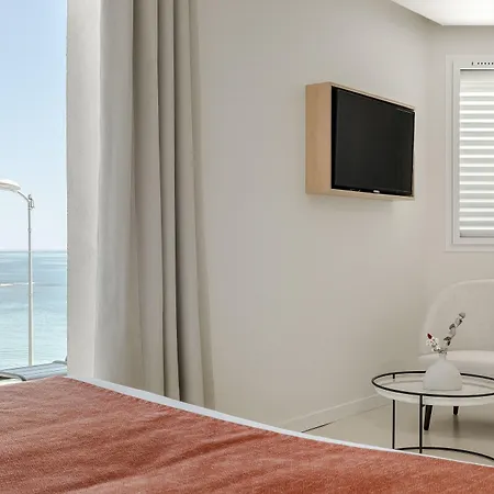 Hotell Les Elmes - &