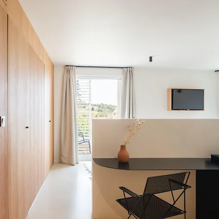 Hotel Les Elmes - &