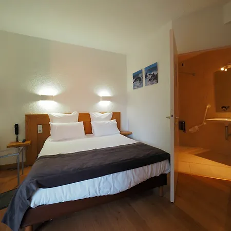 Les Elmes - & Hotell